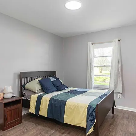 Cozy & Quiet Lafayette Home